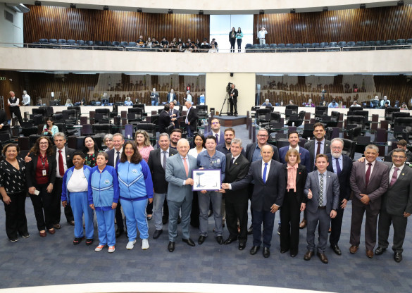 Assembleia Legislativa homenageia os 60 anos da APAE Curitiba