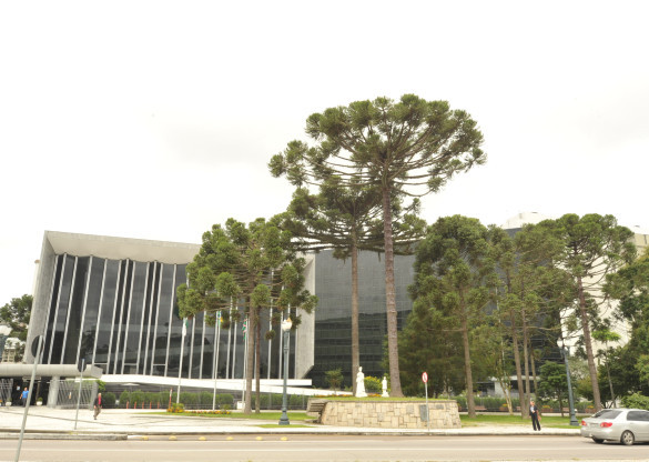 Assembleia realiza quatro sessões plenárias nesta terça-feira (29)