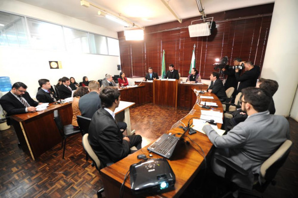 Comissão de Revisão do Regimento aprova relatório final e define competências do Conselho de Ética