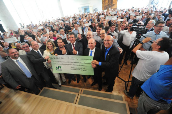 Prefeitos recebem R$ 429,8 milhões referente à cota extra de ICMS
