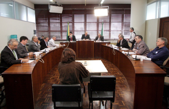 Comissões discutem inspeção de pulverizadores de agrotóxicos com entidades do setor agrícola