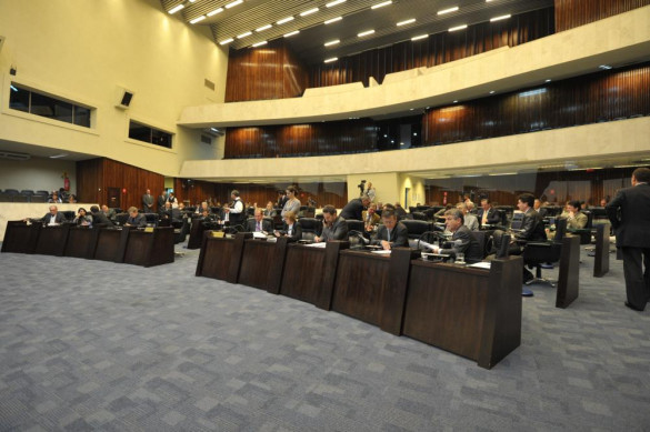 Relatório final da Comissão de Revisão do Regimento Interno passa em segunda votação