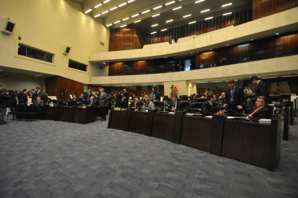 Assembleia aprova reajuste de 6,28% aos servidores do TJ e reestruturação da carreira de investigador de polícia