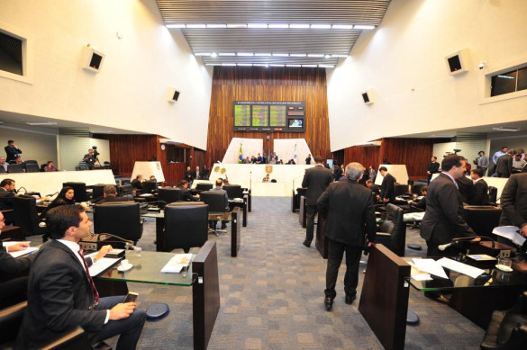 Deputados aprovam sete projetos de lei na sessão plenária desta quarta-feira (26)