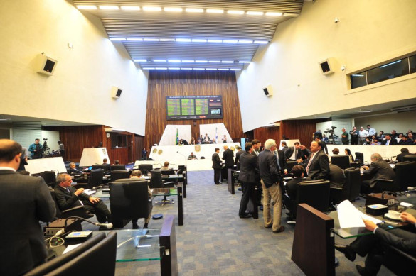 Deputados aprovam projeto para justificativa de faltas escolares por motivos religiosos