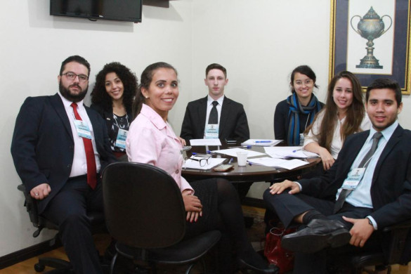 Parlamento Universitário tem uma pauta com 27 projetos de lei para votação em Plenário, nesta quinta-feira (9)