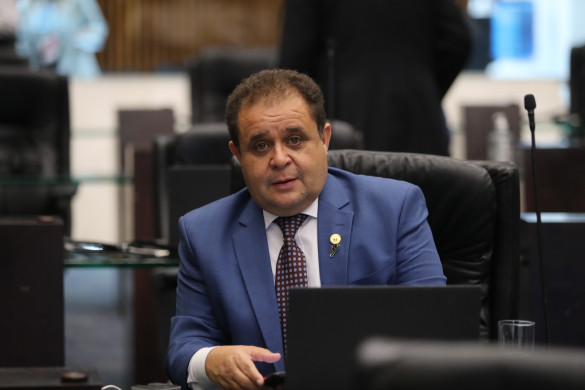Deputados aprovam votos de pesar por morte de jornalistas em Cascavel