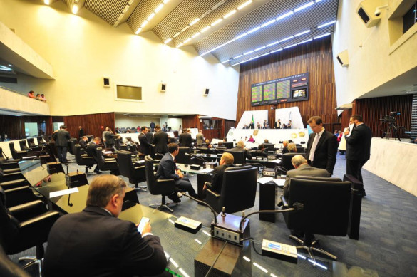 Aprovado projeto que prevê reserva de vagas de emprego para quem tem mais de 50 anos