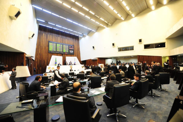 Projeto que obriga prestadoras de serviços a estenderem promoções a clientes antigos segue para sanção do Executivo