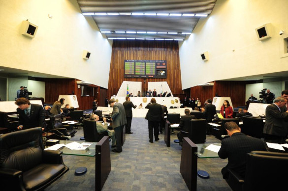 Assembleia aprova projeto que estende a clientes antigos promoções criadas para atração de novos clientes