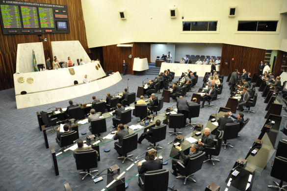 Deputados aprovam em Plenário sete projetos de lei e decidem pela manutenção de três vetos