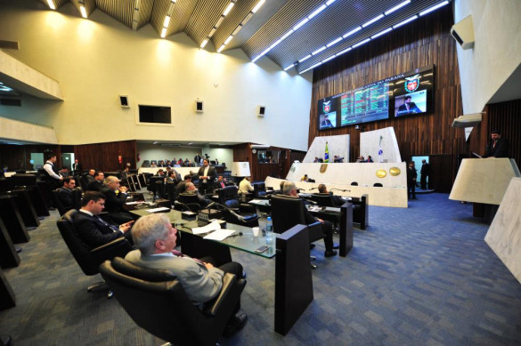 Deputados aprovam quinze projetos de lei na sessão plenária desta quarta-feira (9)