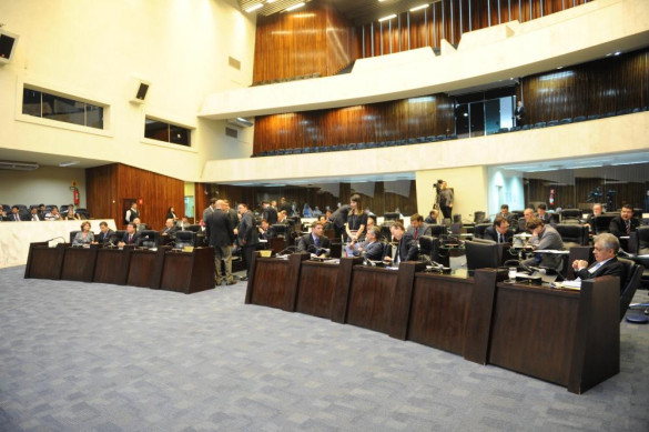 Projeto que exige papel de qualidade para notas fiscais fornecidas pelo comércio segue para sanção do Executivo