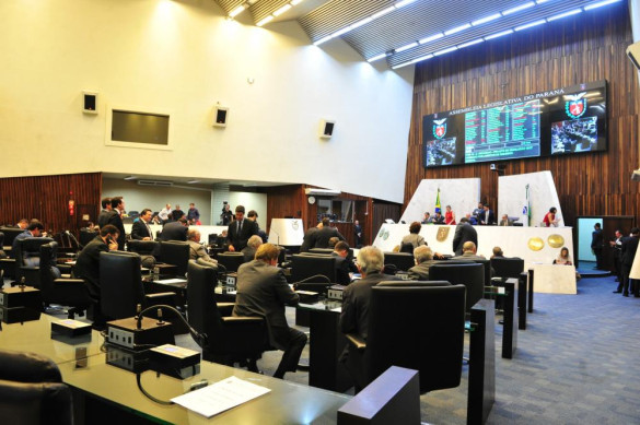 Segue para sanção governamental projeto que garante transporte gratuito a idosos em linhas intermunicipais