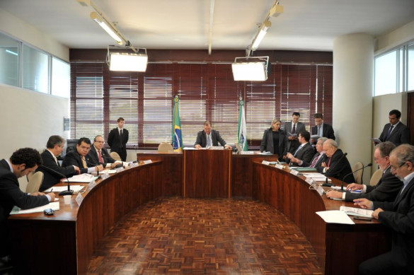 CCJ fará sessão extra nesta quarta-feira (2) para votar medidas de contenção do Governo
