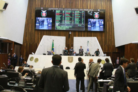 Assembleia aprova em primeiro turno projeto que autoriza aditivos em contratos com a União