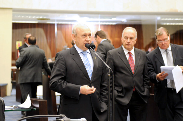 Assembleia mantém vetos a três projetos de lei