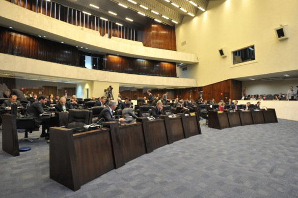 Deputados aprovam projetos para regularizar a situação de entidades declaradas de utilidade pública