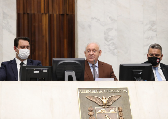 Presidente Traiano faz reflexão sobre as lições da pandemia ao tomar posse na Assembleia