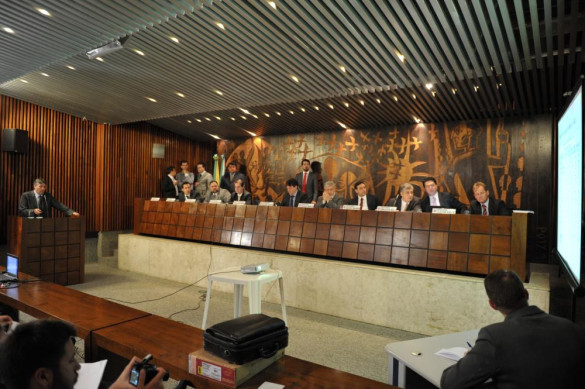 Representantes da Caminhos do Paraná e da Viapar participaram de reunião da CPI do Pedágio