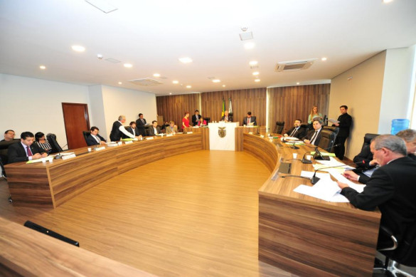 CCJ fará sessão extra na quarta-feira (13) para votar projetos sobre precatórios e atribuições da Cohapar