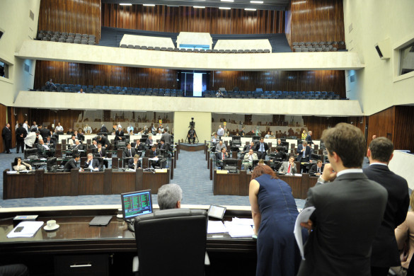 Deputados aprovam projeto que propõe política de incentivo aos esportes