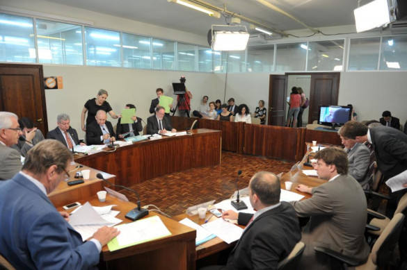 CCJ adia votação de mensagem alterando a Lei que instituiu a Agência de Fomento do Paraná