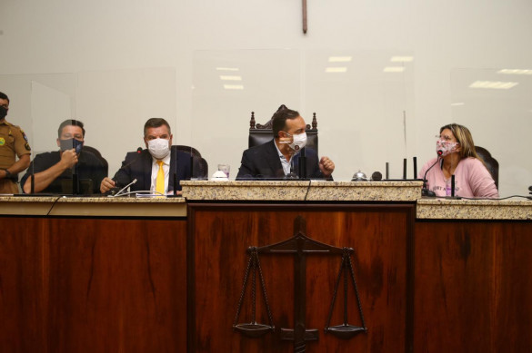 Comissão Especial apura irregularidades na fila de vacinação em Apucarana