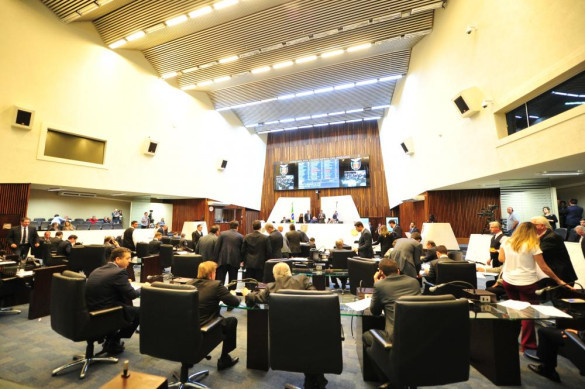 Assembleia aprova projeto que estabelece gratificações a magistrados