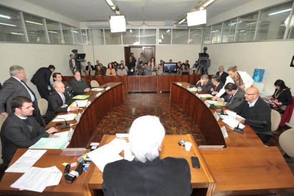 CCJ aprova projetos do Executivo e do Judiciário que tramitam em regime de urgência