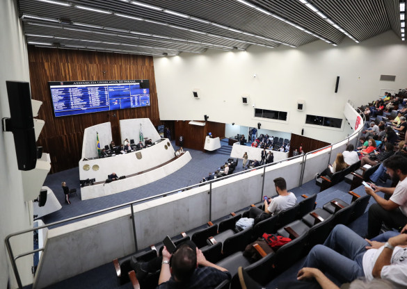 Com mais de duas mil emendas, PPA e LOA avançam na Assembleia