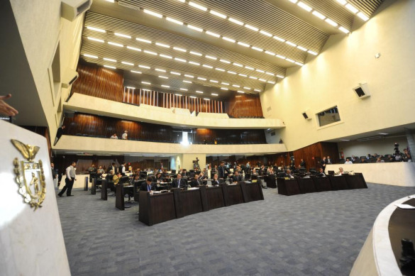 Nova proposta de reajuste do funcionalismo estadual será votada nesta quarta-feira (10)