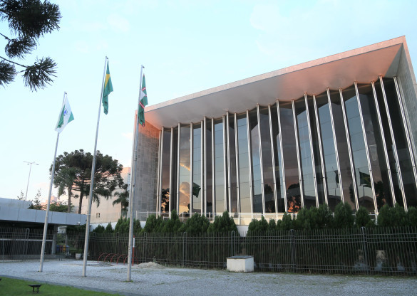 Agenda da Assembleia terá homenagens a profissionais da saúde e debates sobre energia renovável e direitos do consumidor