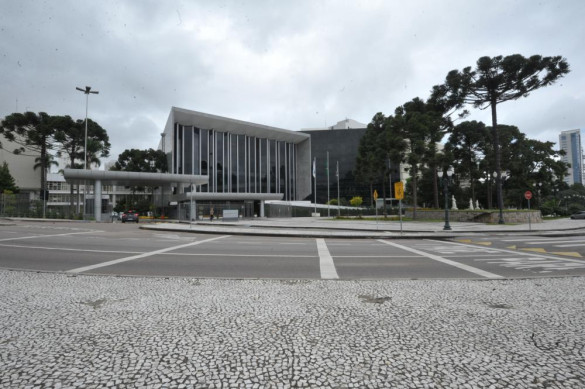 Relatório final da Comissão de Revisão do Regimento Interno começa a ser votado na segunda-feira (14)