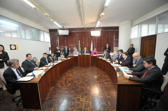 CCJ aprova emendas ao projeto do Executivo que trata da reestruturação da Paranaprevidência