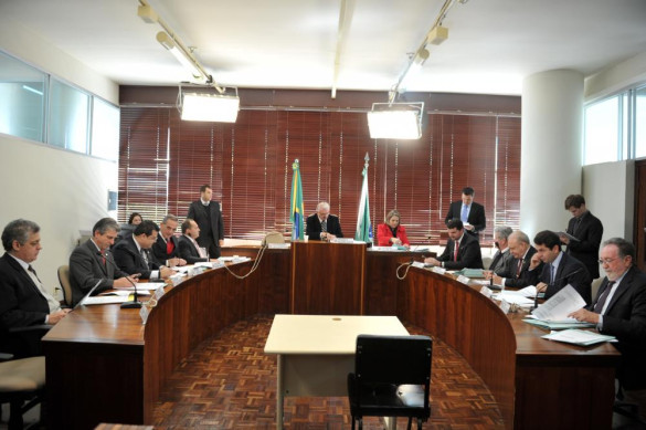 CCJ aprova mensagens do Governo e projeto do Tribunal de Justiça