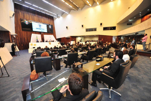 Parlamento Universitário volta a se reunir nesta quarta-feira (1º) para a eleição do seu presidente e do governador