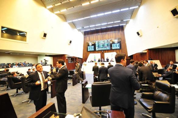 Reajustes dos vencimentos de servidores são retirados da pauta de votações após acordo de lideranças