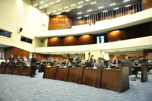 Deputados aprovam financiamentos para programas do Governo do Estado