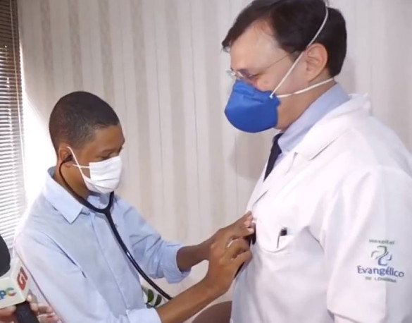 Deputado Cobra Repórter solicita Voto de Louvor para estudante que passou em medicina na UFPR e médico que o inspirou