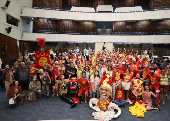 Assembleia celebra os 25 anos do tradicional Bloco Carnavalesco Garibaldis & Sacis