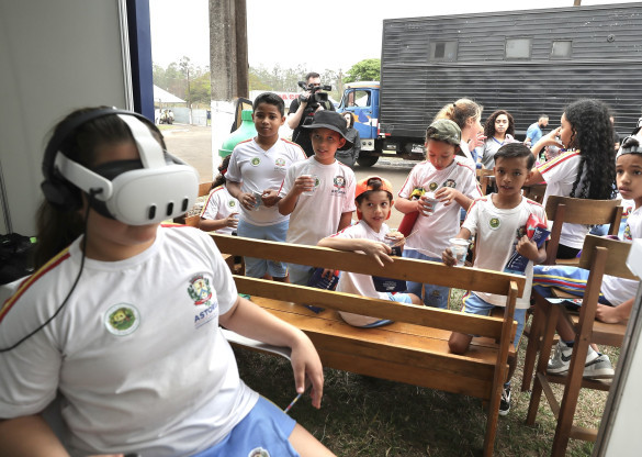 Óculos de realidade virtual e cartilha sobre autismo são novidades na Assembleia Itinerante