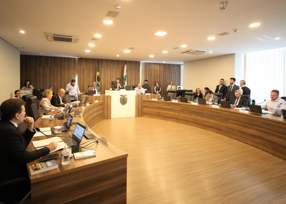 CCJ aprova projeto que disciplina o uso de celulares em sala de aula