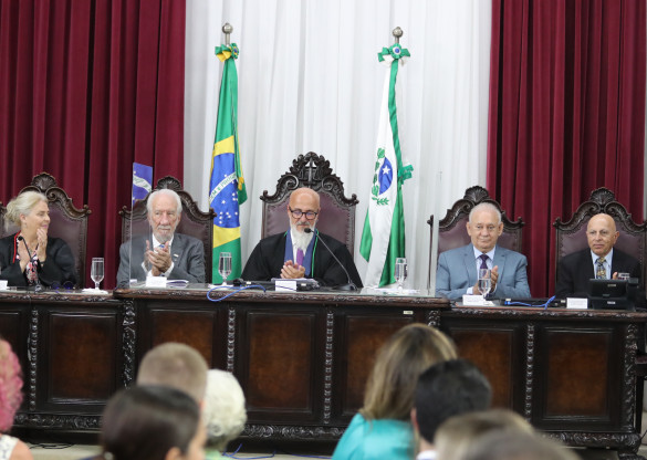 Deputados prestigiam posse do novo presidente do Tribunal de Contas do Paraná