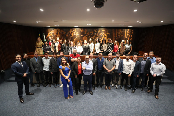 Acadêmicos de Direito da Estácio visitam a Assembleia