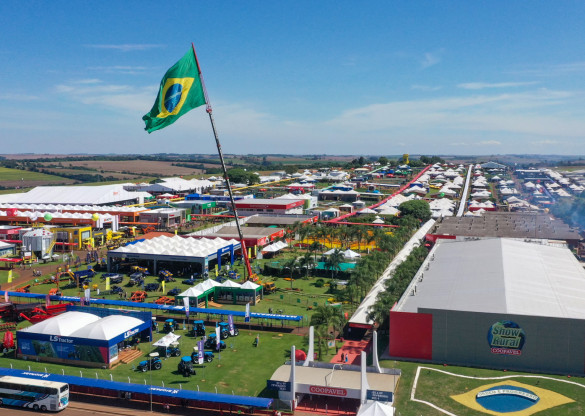 Parlamentares exaltam estreia da Assembleia Itinerante no Show Rural Coopavel
