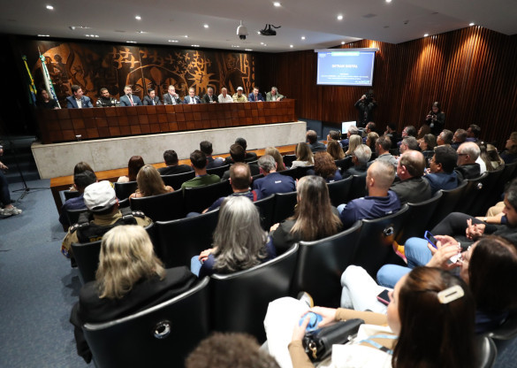 Detran presta contas na Assembleia sobre digitalização de serviços ofertados aos paranaenses