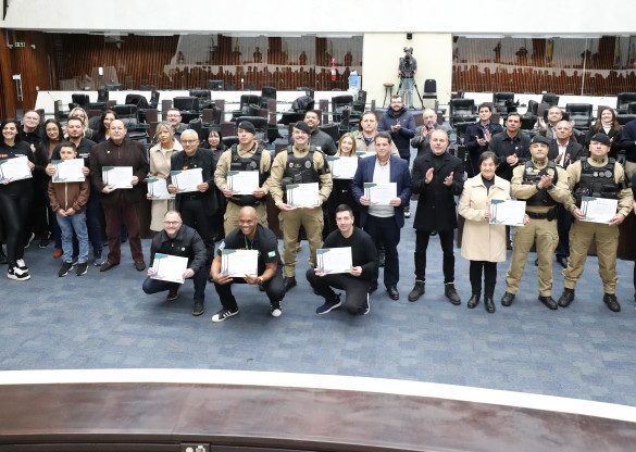 Policiais do Disque Denúncia 181 e da Rotam são homenageados na Assembleia
