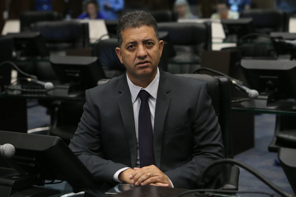 Deputado solicita regularização do fornecimento de medicamentos para portadores da Doença de Fabry