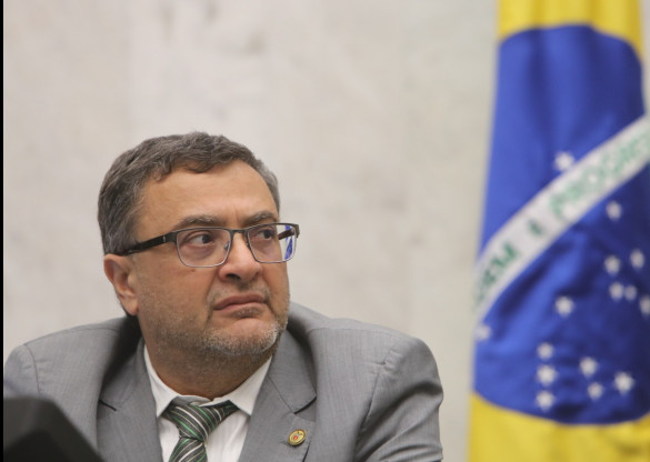 Frente parlamentar visitará fábricas que produzirão vacinas contra covid-19